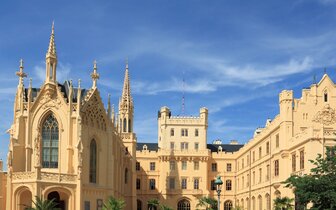 CK Turancar, autobusový poznávací zájazd, Morava, zámok Lednice CK Turancar, autobusový poznávací zájazd, Morava, zámok Lednice