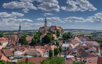 CK Turancar, autobusový poznávací zájazd, Morava, Mikulov - panoráma mesta CK Turancar, autobusový poznávací zájazd, Morava, Mikulov - panoráma mesta