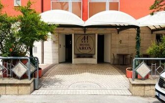 Hotel ARON - dovolenka v stredisku Viserbella di Rimini - zájazdy individuálnou a autobusovou dopravou do Talianska CK TURANCAR