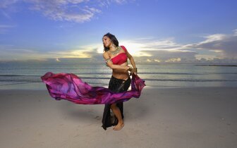 belly dance a pláži - Thasos - Joga, relax pobyt - letecký zájazd CK TURANCAR