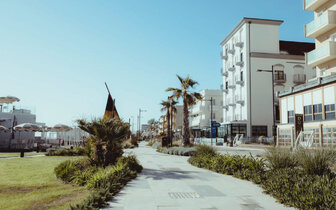 Hotel Emilia - RIMINI - dovolenka individuálnou a autobusovou dopravou  CK TURANCAR