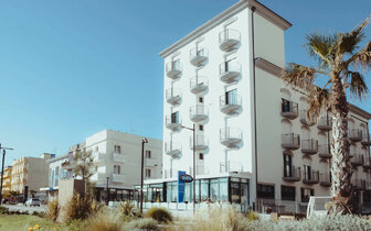 Hotel Emilia - RIMINI - dovolenka individuálnou a autobusovou dopravou  CK TURANCAR