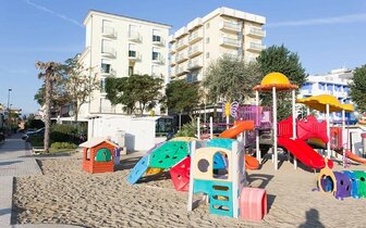 Hotel Emilia - RIMINI - dovolenka individuálnou a autobusovou dopravou  CK TURANCAR