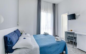 Hotel Quisisana, Rimini Marina Centro, zájazdy autobusovou a individuálnou dopravou CK TURANCAR