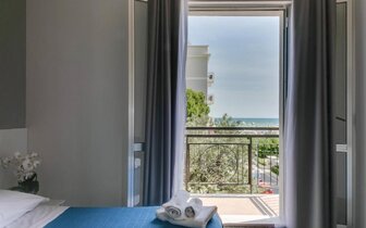 Hotel Quisisana, Rimini Marina Centro, zájazdy autobusovou a individuálnou dopravou CK TURANCAR