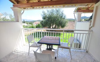 Hotel Michelangelo -terasa- letecký zájazd s CK Turancar  Korfu - Kassiopi