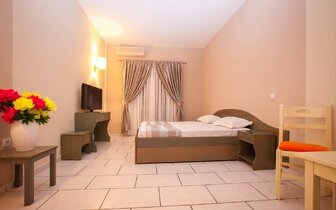 Hotel Michelangelo - izba - letecký zájazd s CK Turancar  Korfu - Kassiopi