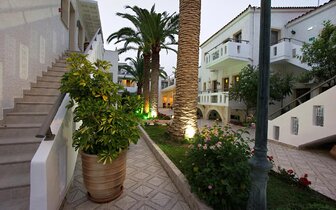 Flamingos Hotel - hotel -letecký zájazd CK Turancar - Kréta, Chania