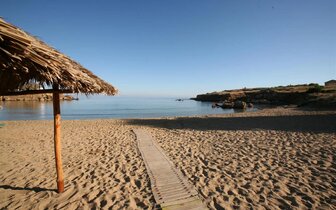 Flamingos Hotel - pláž -letecký zájazd CK Turancar - Kréta, Chania