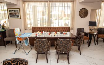 Hotel Europe - reštaurácia - Paralia - letecký zájazd CK TURANCAR