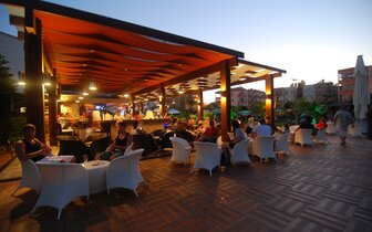 Hotel My Home Resort - bar pri bazéne - letecký zájazd CK Turancar - Turecko, Avsallar Hotel My Home Resort - bar pri bazéne - letecký zájazd CK Turancar - Turecko, Avsallar