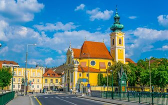 CK Turancar, autobusový poznávací zájazd, Maďarsko - krajina kúpeľov a vína, Győr, kostol karmelitánok CK Turancar, autobusový poznávací zájazd, Maďarsko - krajina kúpeľov a vína, Győr, kostol karmelitánok