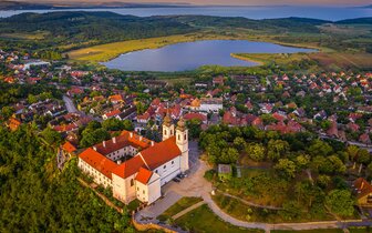 CK Turancar, autobusový poznávací zájazd, Maďarsko - krajina kúpeľov a vína, Tihany CK Turancar, autobusový poznávací zájazd, Maďarsko - krajina kúpeľov a vína, Tihany