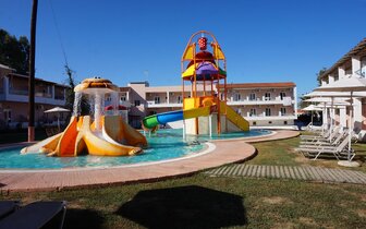 Hotel Alkyon - bazén - letecký zájazd CK Turancar - Korfu, Agios Georgios Hotel Alkyon - bazén - letecký zájazd CK Turancar - Korfu, Agios Georgios
