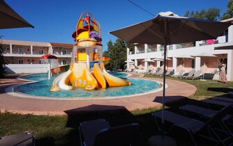 Hotel Alkyon - bazén - letecký zájazd CK Turancar - Korfu, Agios Georgios Hotel Alkyon - bazén - letecký zájazd CK Turancar - Korfu, Agios Georgios