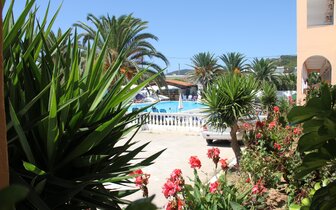 Hotel Alkyon - bazén - letecký zájazd CK Turancar - Korfu, Agios Georgios Hotel Alkyon - bazén - letecký zájazd CK Turancar - Korfu, Agios Georgios