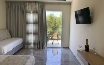 Hotel Athena - izba  superior- letecký zájazd CK Turancar - Korfu, Agios Georgios