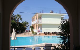 Hotel Athena - bazén - letecký zájazd CK Turancar - Korfu, Agios Georgios