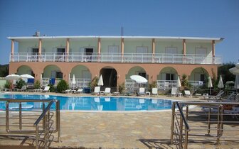 Hotel Athena - bazén - letecký zájazd CK Turancar - Korfu, Agios Georgios