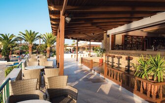 Euro Village Achilleas - bar s terasou - letecky zájazd CK Turancar - Mastichari, Kos