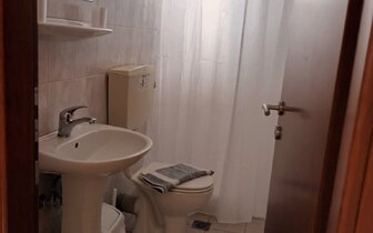 Apartmány Stella - kúpeľňa - autobusová doprava CK Turancar  - Grécko, Olympská riviéra, Olympic beach