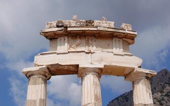 Letecký poznávací zájazd,  Okruh Gréckom a Sarónske ostrovy, Delfy