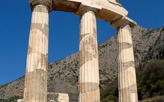 Letecký poznávací zájazd,  Okruh Gréckom a Sarónske ostrovy, Delfy