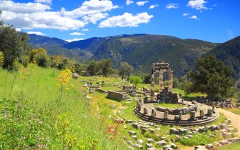 Letecký poznávací zájazd,  Okruh Gréckom a Sarónske ostrovy, Delfy