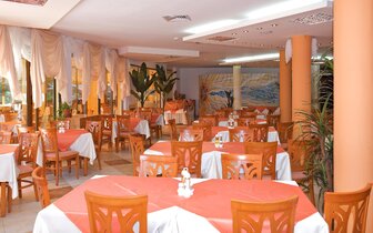 Hotel Yavor Palace - reštaurácia - letecký a autobusový zájazd CK Turancar - Bulharsko, Slnečné pobrežie  Hotel Yavor Palace - reštaurácia - letecký a autobusový zájazd CK Turancar - Bulharsko, Slnečné pobrežie