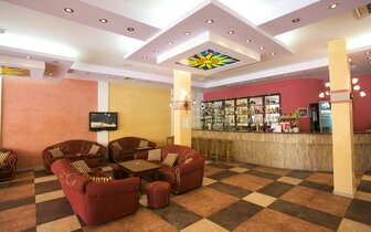 Hotel Yavor Palace - bar - letecký a autobusový zájazd CK Turancar - Bulharsko, Slnečné pobrežie  Hotel Yavor Palace - bar - letecký a autobusový zájazd CK Turancar - Bulharsko, Slnečné pobrežie