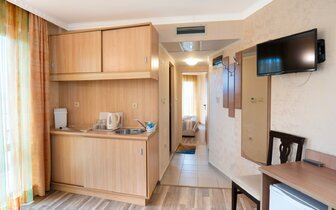 Zeus - izba - letecký a autobusový zájazd CK Turancar - Bulharsko, Pomorie