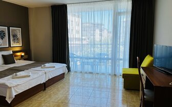 Hotel Queen Nelly - izba - letecký a autobusový zájazd CK Turancar - Bulharsko , Primorsko Hotel Queen Nelly - izba - letecký a autobusový zájazd CK Turancar - Bulharsko , Primorsko