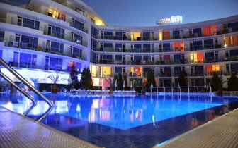Hotel Queen Nelly - bazén - letecký a autobusový zájazd CK Turancar - Bulharsko , Primorsko Hotel Queen Nelly - bazén - letecký a autobusový zájazd CK Turancar - Bulharsko , Primorsko