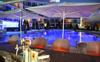 Hotel Queen Nelly - bazén - letecký a autobusový zájazd CK Turancar - Bulharsko , Primorsko Hotel Queen Nelly - bazén - letecký a autobusový zájazd CK Turancar - Bulharsko , Primorsko