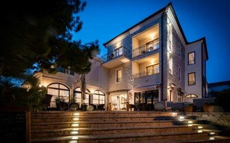 Hotel Nikola - hotel - autobusový zájazd CK Turancar - Chorvátsko, Vodice Hotel Nikola - hotel - autobusový zájazd CK Turancar - Chorvátsko, Vodice