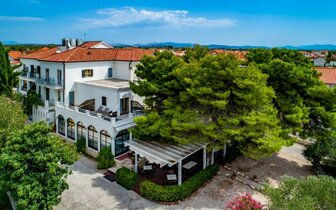 Hotel Nikola - hotel - autobusový zájazd CK Turancar - Chorvátsko, Vodice Hotel Nikola - hotel - autobusový zájazd CK Turancar - Chorvátsko, Vodice