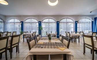 Hotel Nikola - reštaurácia - autobusový zájazd CK Turancar - Chorvátsko, Vodice Hotel Nikola - reštaurácia - autobusový zájazd CK Turancar - Chorvátsko, Vodice