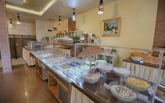 Laguna Beach - bufetové stoly - letecká a autobusový zájazd CK Turancar - Bulharsko, Sozopol