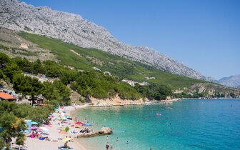 hotel Brzet - pláž - autobusový zájazd CK Turancar - Chorvátsko, Omiš hotel Brzet - pláž - autobusový zájazd CK Turancar - Chorvátsko, Omiš