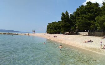 hotel Biokovka - pláž - autobusový zájazd CK Turancar - Chorvátsko, Makarska