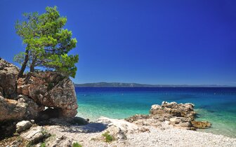 hotel Aurora - pláž - autobusový zájazd CK Turancar - Chorvátsko, Podgora hotel Aurora - pláž - autobusový zájazd CK Turancar - Chorvátsko, Podgora