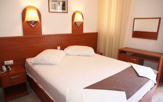 hotel Aurora - izba - autobusový zájazd CK Turancar - Chorvátsko, Podgora hotel Aurora - izba - autobusový zájazd CK Turancar - Chorvátsko, Podgora