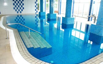 hotel Aurora - vnútorný bazén - autobusový zájazd CK Turancar - Chorvátsko, Podgora hotel Aurora - vnútorný bazén - autobusový zájazd CK Turancar - Chorvátsko, Podgora