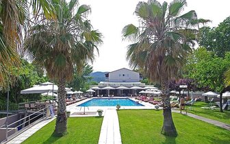 Hotel Sun Beach - bazén - letecký zájazd CK Turancar - Grécko, Olympská riviéra, Platamonas Hotel Sun Beach - bazén - letecký zájazd CK Turancar - Grécko, Olympská riviéra, Platamonas