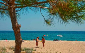 Hotel Sun Beach - pláž - letecký zájazd CK Turancar - Grécko, Olympská riviéra, Platamonas Hotel Sun Beach - pláž - letecký zájazd CK Turancar - Grécko, Olympská riviéra, Platamonas