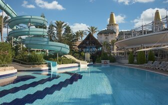 Hotel Delphin Diva Premier - letecký zájazd CK Turancar - bazén so šmykľavkami - Turecko, Lara