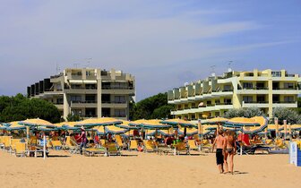 rezidencia Giudecca s bazénom v BIBIONE, zájazdy individuálnou a autobusovou dopravou CK TURANCAR