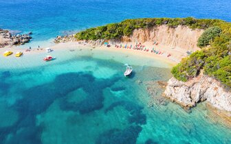 CK Turancar, letecký poznávací zájazd, Albánsko, pláž Ksamil