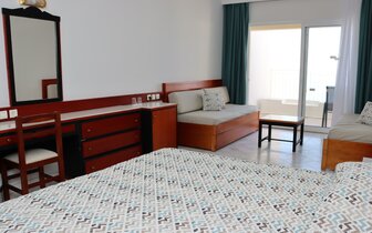 Hotel Sunshine Club - izba - letecký zájazd CK Turancar - Korfu, Nissaki Hotel Sunshine Club - izba - letecký zájazd CK Turancar - Korfu, Nissaki