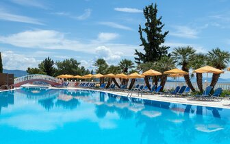 Hotel Sunshine Club - bazén - letecký zájazd CK Turancar - Korfu, Nissaki Hotel Sunshine Club - bazén - letecký zájazd CK Turancar - Korfu, Nissaki